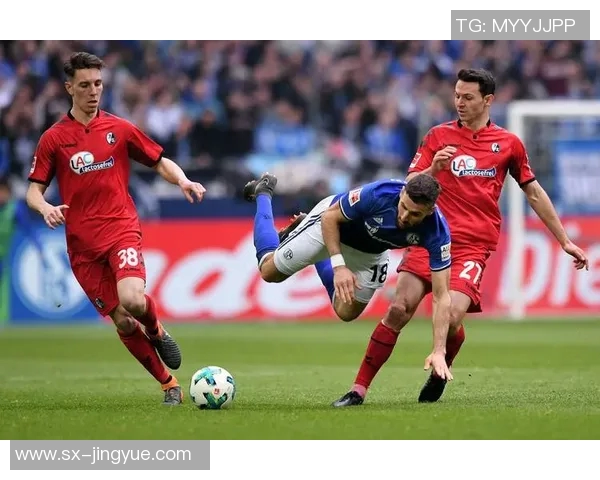 法兰克福客场胜弗赖堡，德甲榜单升至第五位，书写荣耀篇章